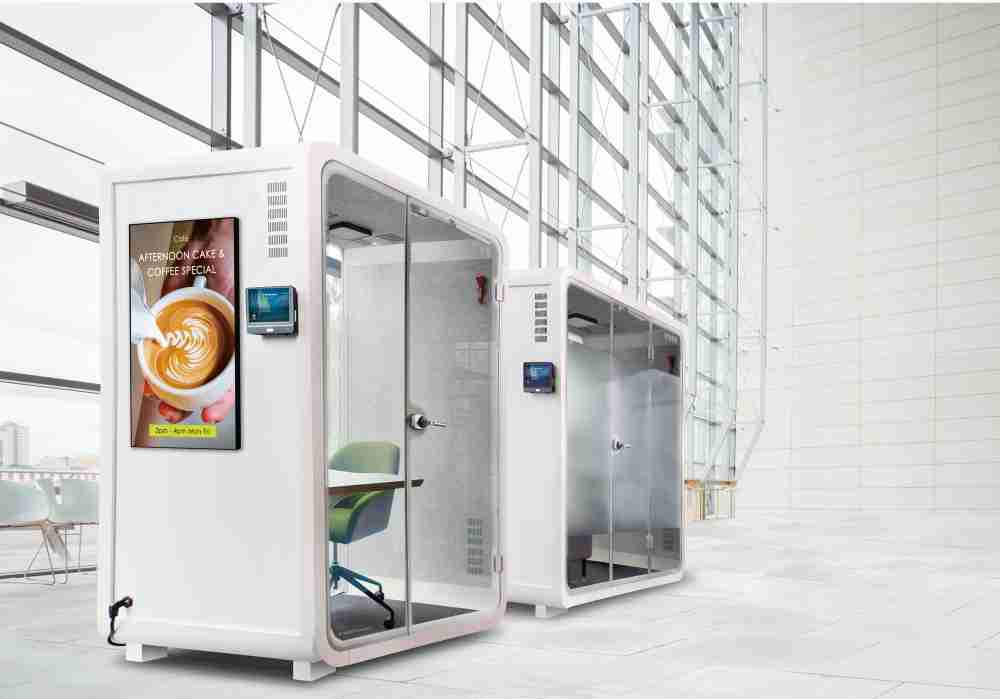 人生就是博子公司达擎之智慧行动办公舱，，，采用PDLC智能调光玻璃设计，，，透过通电与断电的电流切换，，呈现透明与雾面效果，，具节能降耗特性并兼顾隐私，，，确保信息安全