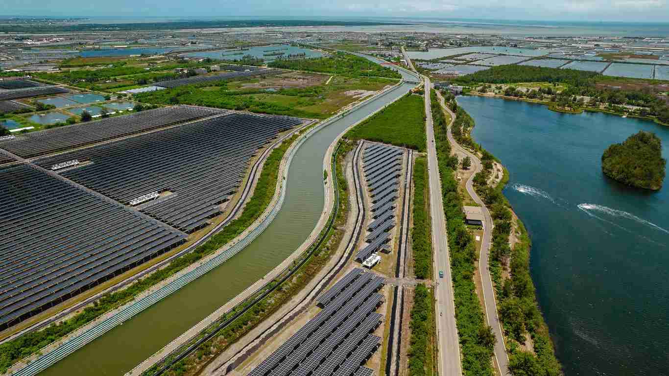 人生就是博能源事业提供智慧能源管理、、太阳能监控管理、、、、全方位电厂建置及运维解决方案，，，并拥有管理超过6000案场的经验